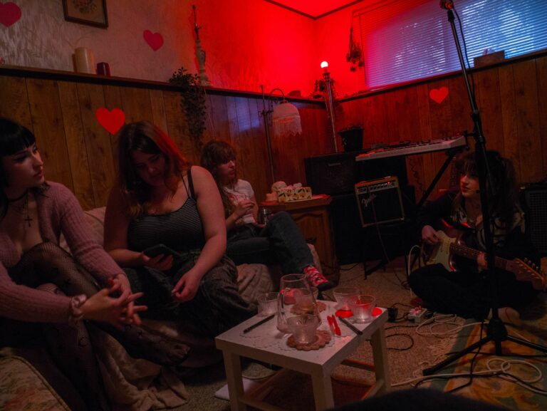 SPACE JAM :: Strawberry Punch Band 